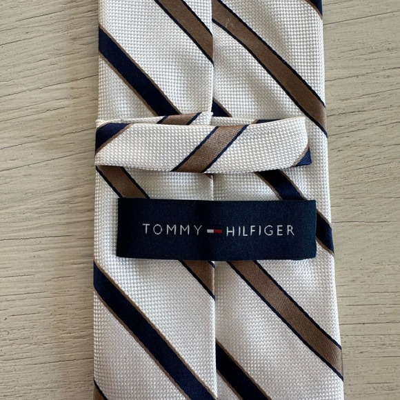 Tommy Hilfiger Men's Silk Striped Necktie Beige Blue Brown Classic Business - Picture 2 of 7